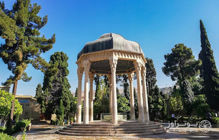 معماری آرامگاه حافظ